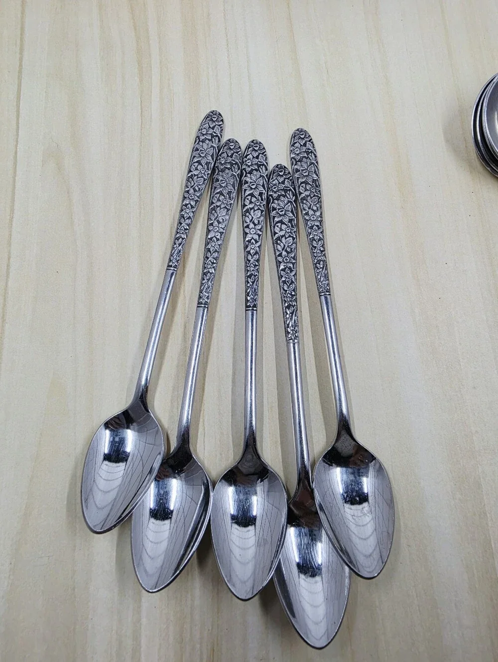 National Silver Narcissus Pattern Stainless Steel 22 Pieces Flatware Korea